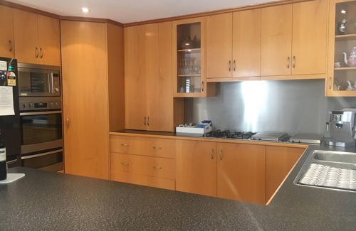 Hove House | Easy stay Beachside Hove Executive spacious duplex home . Outside heated spa