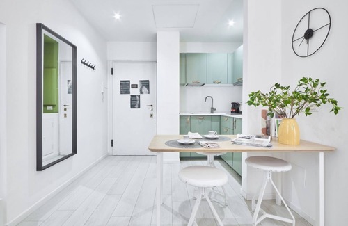 Porta Nuova Apartment | Easylife - Elegant minimal apartment with botanical touches