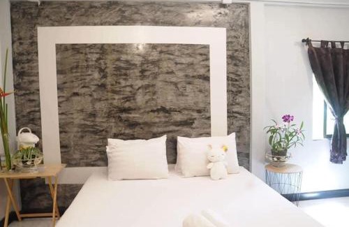 Phuket Hotel | Eat n Sleep