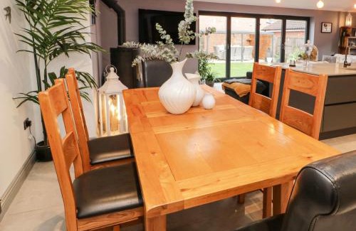 Driffield House | Eaton House, 7 Rectory View