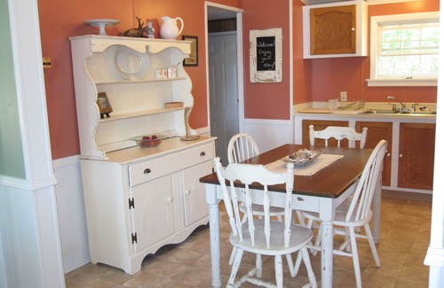 Owls Head Cottage | 'Ebb and Flow' a light and airy seaside get-away at Crescent Beach