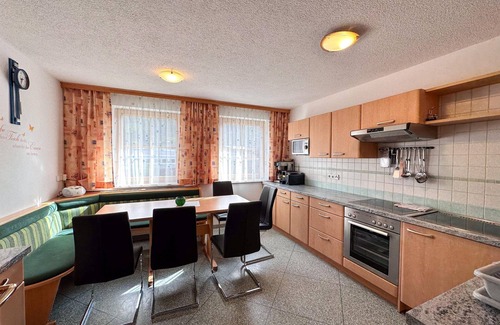 Oeblarn Apartment | EC. Appart. Nr.5 max. 8 pers. 4 bedrooms - Holiday home Karin, Sonnensiedlung 101