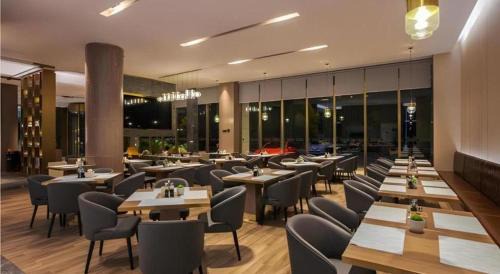 Jiangxia District Hotel | Echarm Plus Hotel Wuhan Wenhua Boulevard Dahualing Subway Statiom