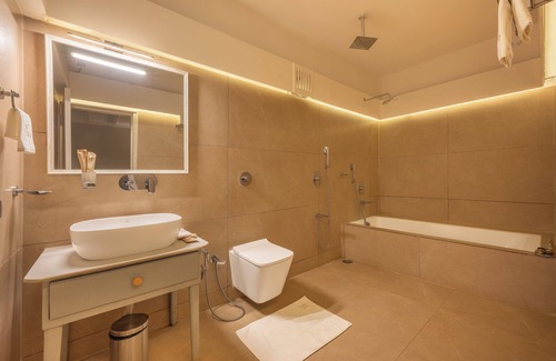 Morjim Hotel | Echor Samara Morjim Goa Sea View Restro