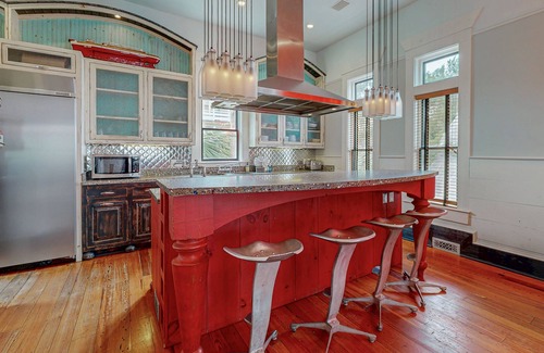 Saint Simons Island Cottage | Eclectic, airy beach cottage w/partial ocean view, private W/D, and pool access
