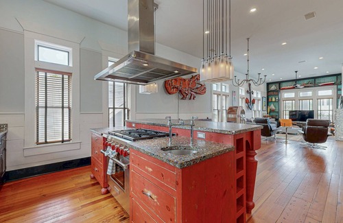 Saint Simons Island Cottage | Eclectic, airy beach cottage w/partial ocean view, private W/D, and pool access