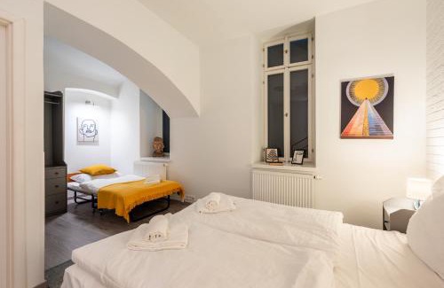 Josefov Apartment | Eclectic and design duplex in Prague