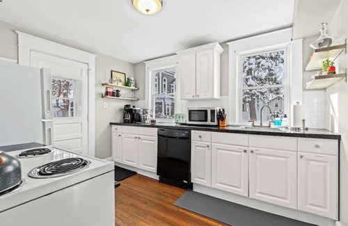 Royal Oak House | Eclectic Bungalow in the Heart of Royal Oak