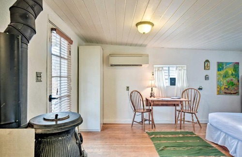 San Cristobal Apartment | Eco Cabin w/ Hot Tub Access - 16 Mi to Taos!