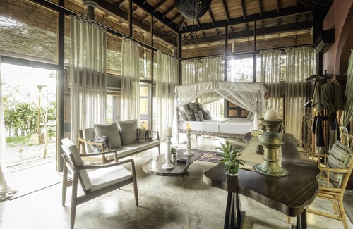 Weligama House | Eco design bungalow 1 BR, garden view, beachfront, fully staffed, Infinity Pool