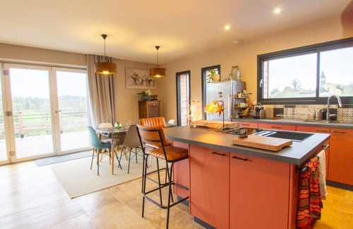 Veyrines-de-Vergt Cottage | Eco-Friendly Wooden House with Private Pool in Scenic Dordogne