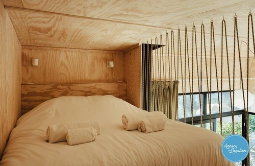 Rovagny Cabin | Ecolodge Acmé vue lac et bain nordique