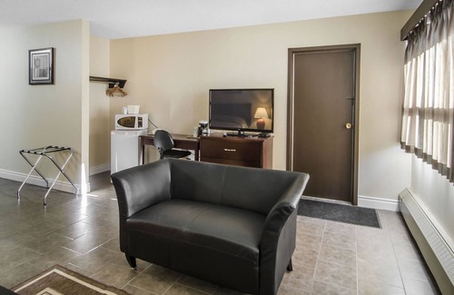 Lloydminster Hotel | Econo Lodge