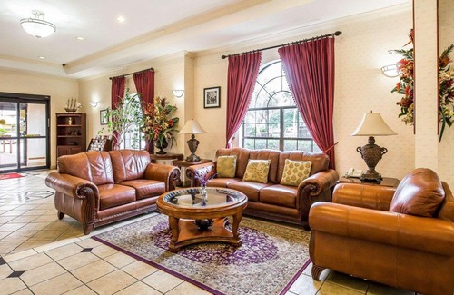 Beaumont Hotel | Econo Lodge Inn & Suites Beaumont