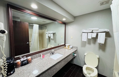 Hickman Hotel | Econo Lodge Inn & Suites