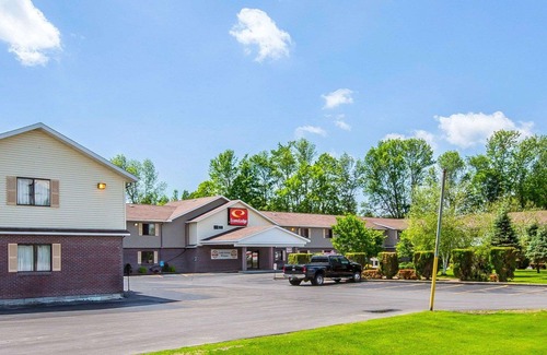Massena Hotel | Econo Lodge Massena Hwy 37