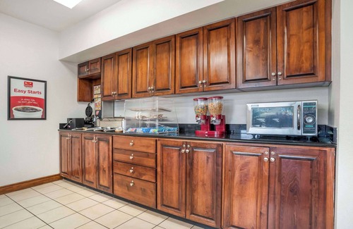 Kreole Hotel | Econo Lodge Moss Point - Pascagoula