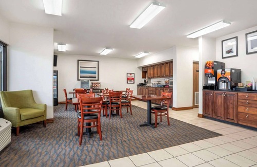 Kreole Hotel | Econo Lodge Moss Point - Pascagoula