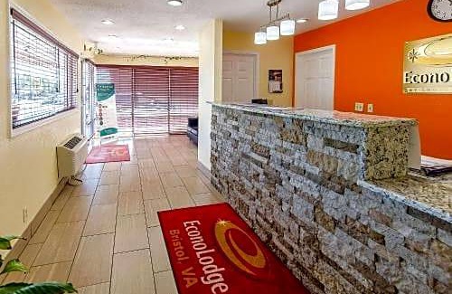 Bristol Hotel | Econo Lodge Near Motor Speedway