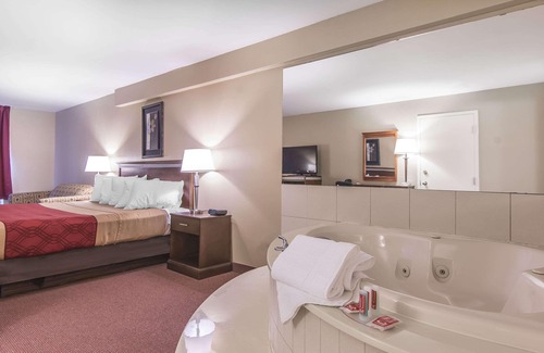 Orillia Hotel | Econo Lodge Orillia