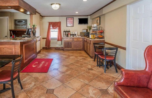 Hermitage Cabin | Econo Lodge