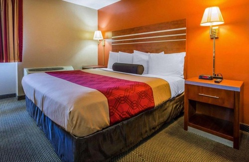 Hermitage Cabin | Econo Lodge