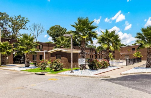 Garden City Cabin | Econo Lodge