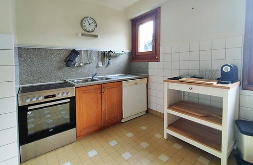 Chamonix City Centre Apartment | Edelweiss 2 Apartment - central apartment that sleeps 6, parking, wifi