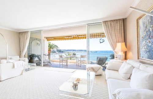 Juan-les-Pins Apartment | Eden Beach