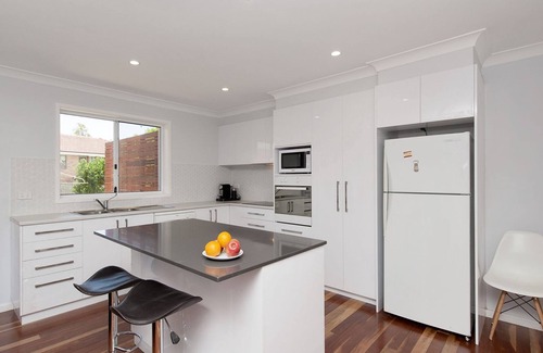Corlette House | Eden by the Bay, 98 Sandy Point Rd - Large family home just 300m to Corlette Beach
