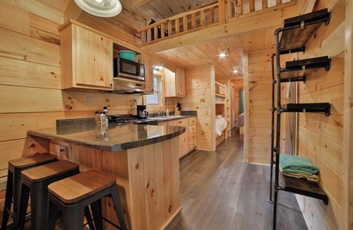 Lookout Valley Neighborhood Association Apartment | Eden Cabin | Forested Tiny Home on Lookout Mtn.