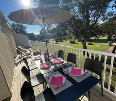 Lecci Apartment | Eden Cala Rossa appartement 3 chambres et grande terrasse dans résidence hotelière Fiori di Cala Rossa à Lecci