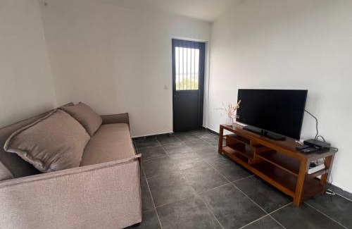 Sainte-Suzanne Apartment | Eden Garden t3 appartement spacieux avec jardin
