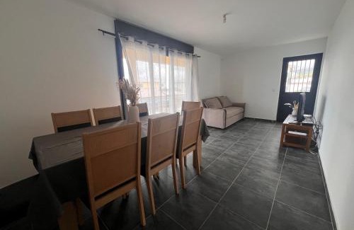 Sainte-Suzanne Apartment | Eden Garden t3 appartement spacieux avec jardin