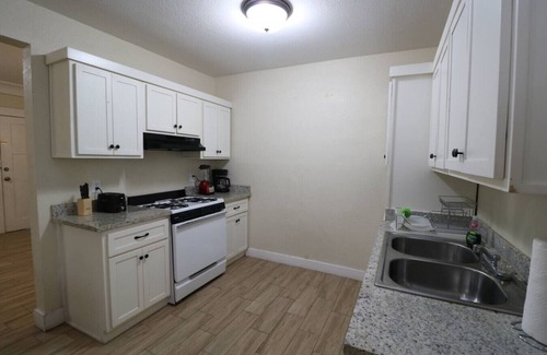 El Paso House | Eden’s Comfort Suite - Near I-10