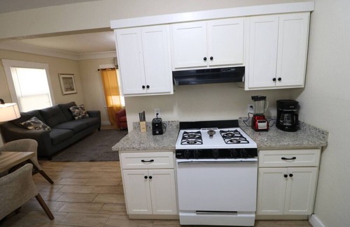 El Paso House | Eden’s Comfort Suite - Near I-10