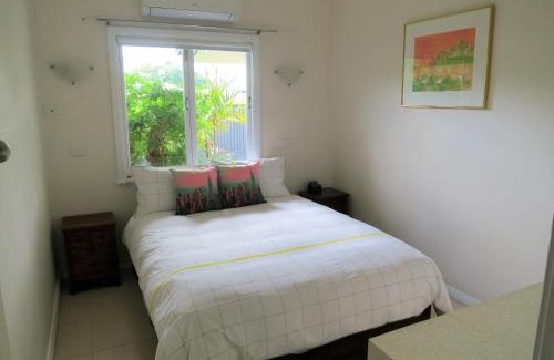 Edge Hill House | Edge Hill Clean & Green Cairns, 7 Minutes from the Airport, 7 Minutes to Cairns CBD & Reef Fleet Terminal