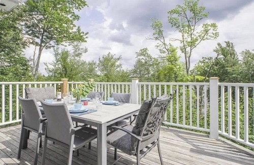 Austin Ski Chalet | Edge of Peasley Lake - Monthly - Apogée