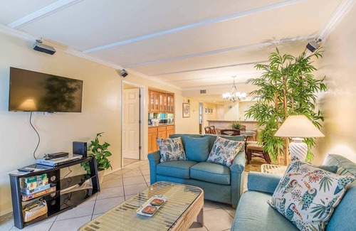 South Padre Island Condo | Edgewater 403 - Sun-kissed tranquility;Beachfront pool;By hotspots