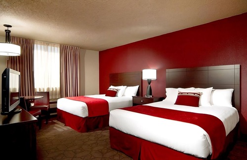 Laughlin Hotel | Edgewater Casino Resort, 2 x Sedona Pool View Queen Non Smoking Room
