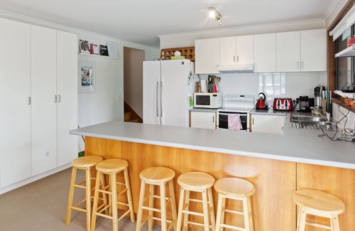 Bonnie Doon House | EDGEWATER ESCAPE: 4 BR, 1 BA House in Bonnie Doon, Sleeps 10