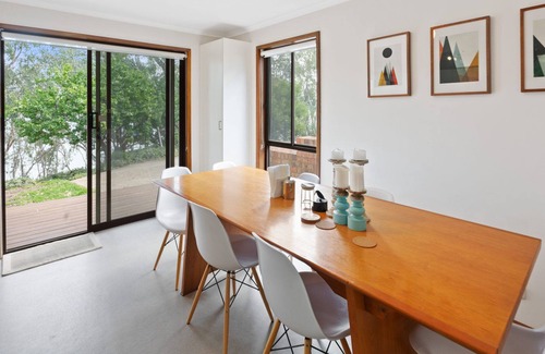 Bonnie Doon House | EDGEWATER ESCAPE: 4 BR, 1 BA House in Bonnie Doon, Sleeps 10