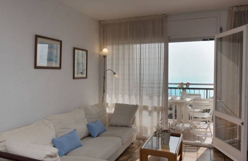 Calella Apartment | Edificio Blanqueries