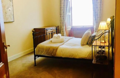 Merchiston Apartment | Edinburgh Canal Apartment