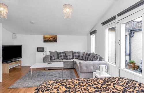 Blackburn House | Edinburgh Guest Room KEYWORKERS BUSINESS 10MIN TO THE HOSPITAL