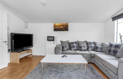 Blackburn House | Edinburgh Guest Room KEYWORKERS BUSINESS 10MIN TO THE HOSPITAL