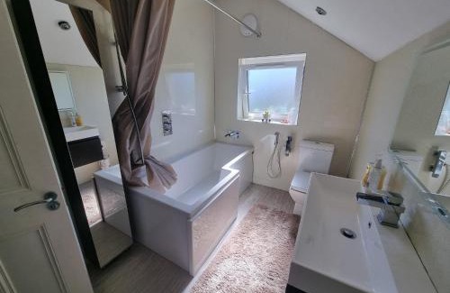 Duddingston Apartment | Edinburgh Stays