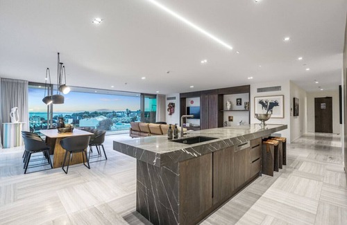 Parnell Apartment | Edition Penthouse | Breathtaking Views | 6 Carpark
