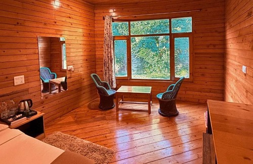 Dharamshala Hotel | EDM Hostel