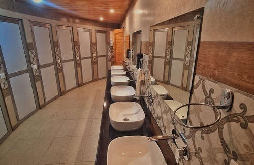 Dharamshala Hotel | EDM Hostel